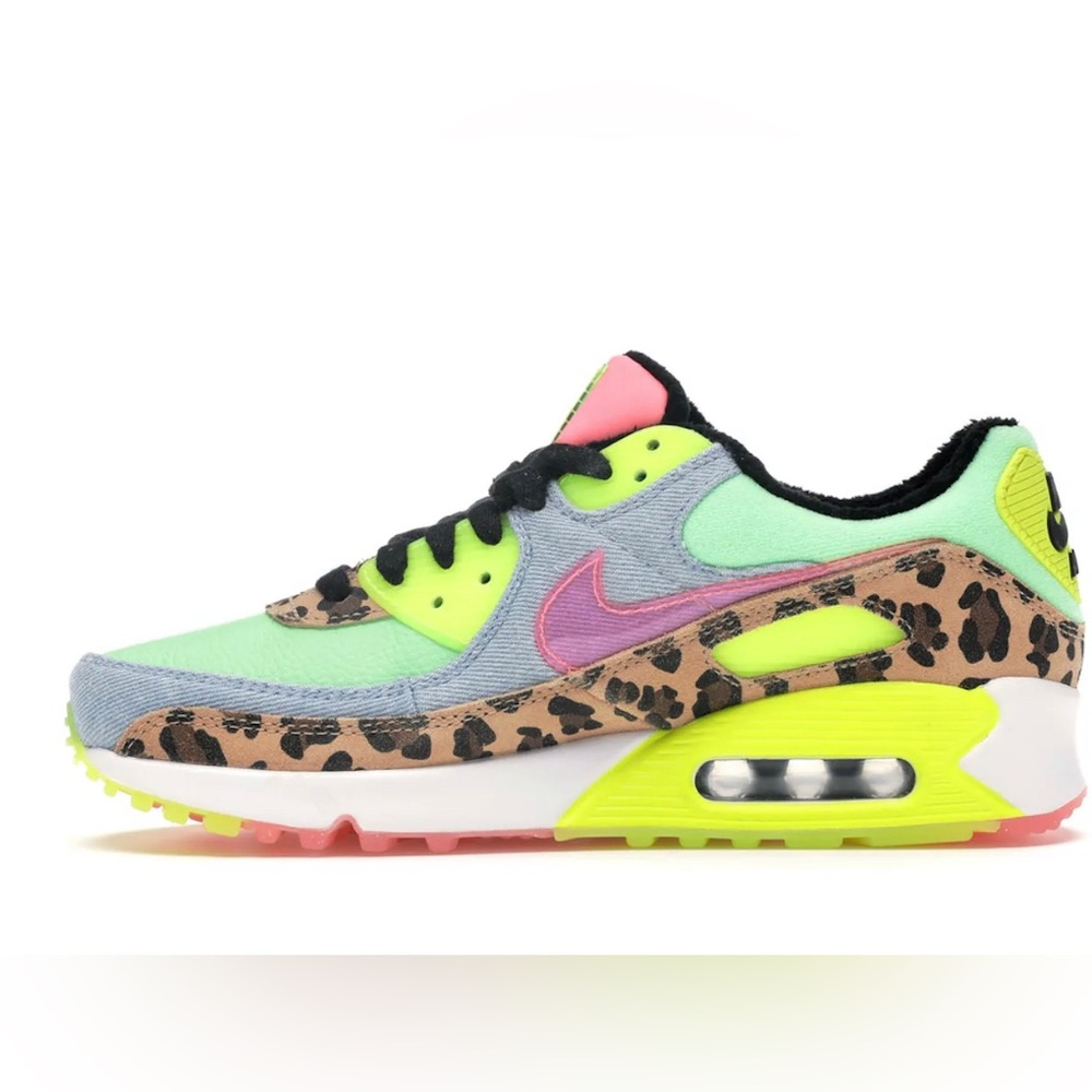Nike Air Max 90 size 7 women’s LX 90s Dancefloor Green (W) cheetah denim neon